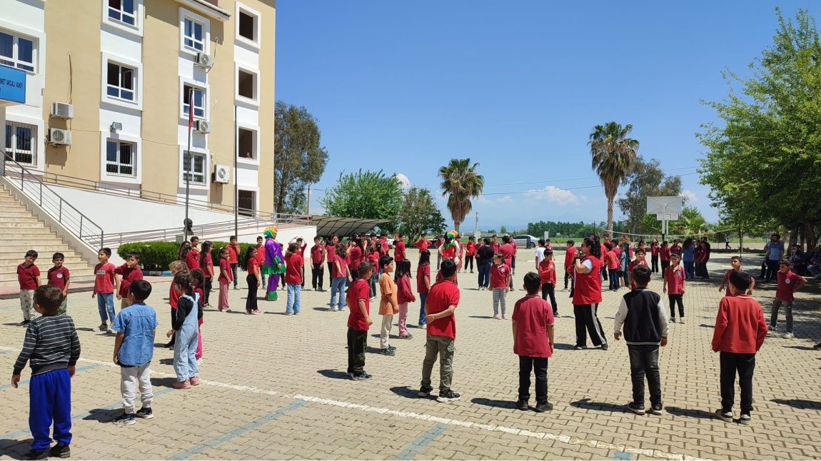 Kozan İlçe Gençlik ve Spor Müdürlüğünün Okulumuzda Düzenlediği Renkli Oyunlar